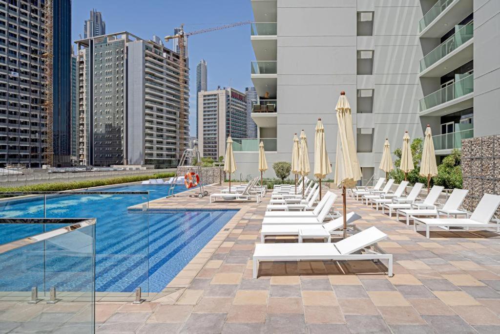 Alluring 1 Bd Apartment In Business Bay With Burj Khalifa View Dubai Buitenkant foto